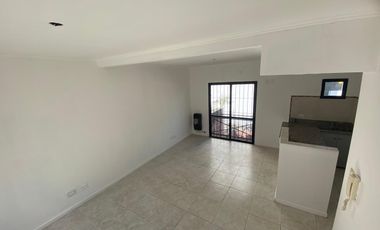 Departamento tipo duplex en alquiler 3 ambientes - Quilmes
