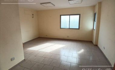 GALPON EN ALQUILER 1300 M2 CON OFICINAS Y VESTUARIOS