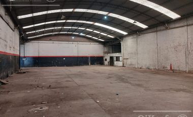 GALPON EN ALQUILER 1300 M2 CON OFICINAS Y VESTUARIOS