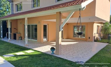 Casa en venta en Las Acacias, Hudson. Escriturable. Apto crédito.