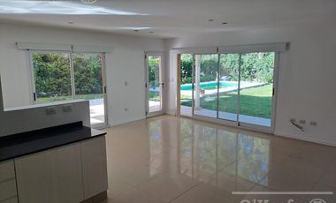 Casa en venta en Las Acacias, Hudson. Escriturable. Apto crédito.