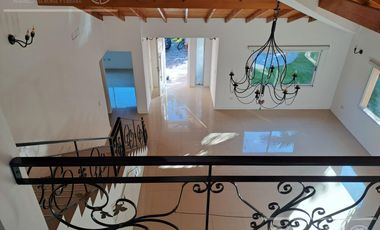 Casa en venta en Las Acacias, Hudson. Escriturable. Apto crédito.