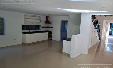 Casa en venta en Las Acacias, Hudson. Escriturable. Apto crédito.
