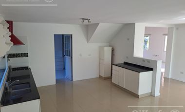 Casa en venta en Las Acacias, Hudson. Escriturable. Apto crédito.