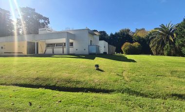 Casa en Abril Club De Campo
