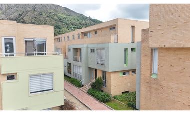 APARTA CASA EN VENTA EN COTA–CONJUNTO RESIDENCIAL CON GIMNASIO Y SAUNA
