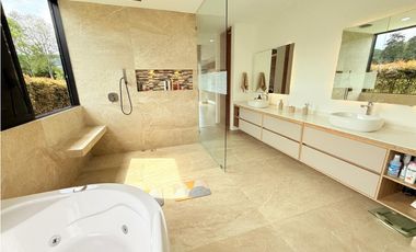 vendo casa finca campestre la Ceja, sector el tambo 1.796 m2