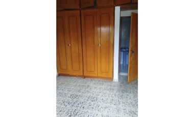 SE ARRIENDA CASA EN ITAQUI