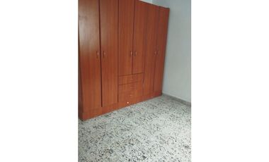 SE ARRIENDA CASA EN ITAQUI