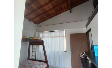 HERMOSA CASA ESQUINERA EN ARRIENDO