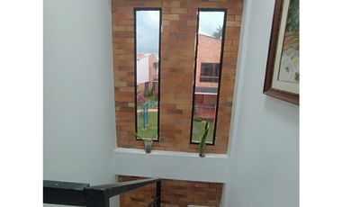 HERMOSA CASA ESQUINERA EN ARRIENDO
