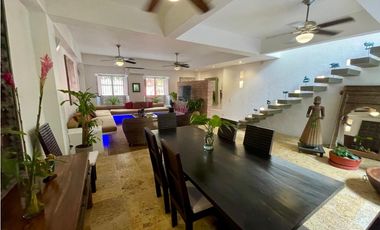 SE VENDE CASA EN EL  CENTRO HISTORICO