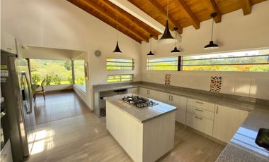 casa finca campestre para venta la Ceja Antioquia 2.620 m2 JLRB