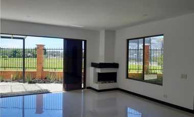 Casa para Arriendo en La Ceja Exclusiva unidad Manzanares