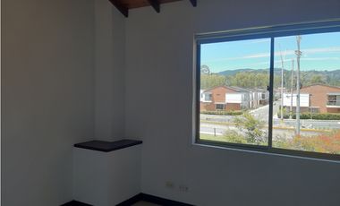 Casa para Arriendo en La Ceja Exclusiva unidad Manzanares