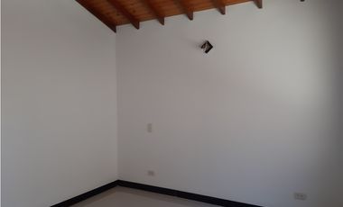 Casa para Arriendo en La Ceja Exclusiva unidad Manzanares