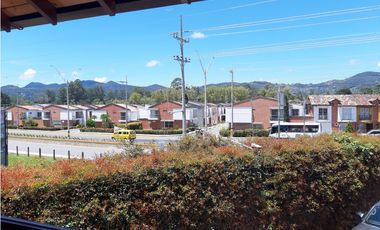 Casa para Arriendo en La Ceja Exclusiva unidad Manzanares