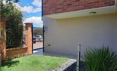 Casa para Arriendo en La Ceja Exclusiva unidad Manzanares