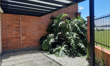 Casa para Arriendo en La Ceja Exclusiva unidad Manzanares