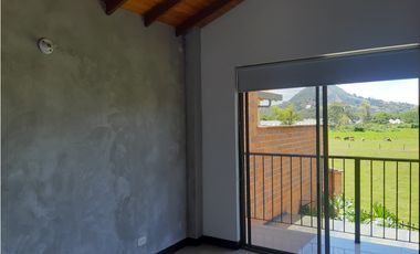 Casa para Arriendo en La Ceja Exclusiva unidad Manzanares