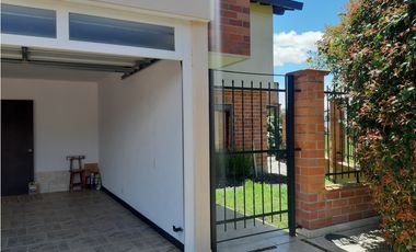 Casa para Arriendo en La Ceja Exclusiva unidad Manzanares