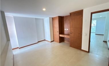 VENTA  DE AMPLIO Y EXCLUSIVO APARTAMENTO BARRIO LAURELES MEDELLN
