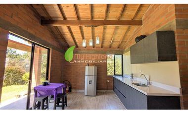 Casa Campestre A solo 250 mts de la autopista Med Bogota Guarne