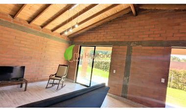 Casa Campestre A solo 250 mts de la autopista Med Bogota Guarne