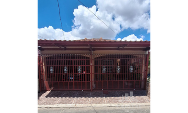 CASA EN VENTA - LAS CUMBRES NORTE