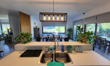Casa en venta de 3 dormitorios c/ cochera en Pilar del Este - Santa Lucia