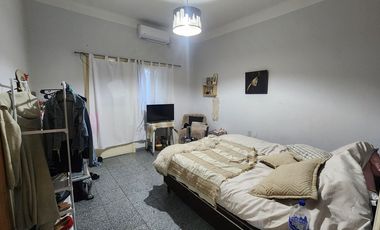 CASA DÚPLEX 3 DORMITORIOS 3 BAÑOS. CAPITAL
