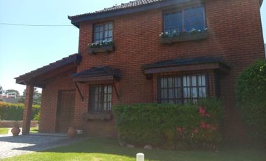 VENTA/PERMUTA DE CASA 4 AMB COUNTRY INDIO CUA
