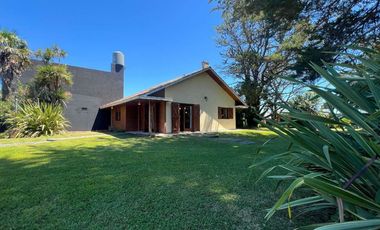 Venta Casa 2 amb. Mar de Cobo con Parque Parrilla