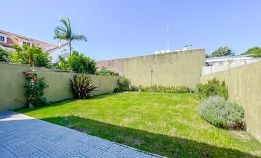 Casa de categoría en VENTA con parque - LA PLATA