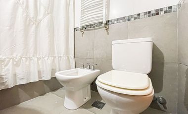Casa de categoría en VENTA con parque - LA PLATA