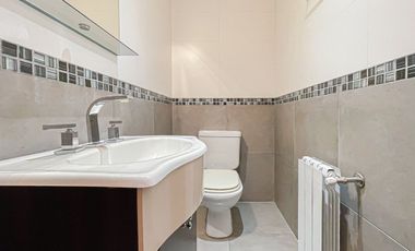 Casa de categoría en VENTA con parque - LA PLATA