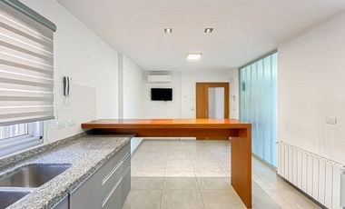 Casa de categoría en VENTA con parque - LA PLATA