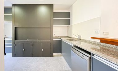 Casa de categoría en VENTA con parque - LA PLATA