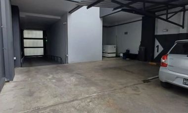 SEMIPISO DE DOS AMBIENTES CON DOS COCHERAS