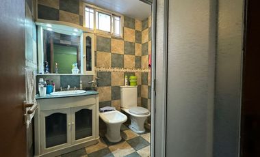 VENTA CASA 5 AMB  C/GARAJE  Y PARQUE