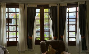 VENTA CASA 5 AMB  C/GARAJE  Y PARQUE
