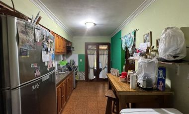 VENTA CASA 5 AMB  C/GARAJE  Y PARQUE
