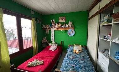 VENTA CASA 5 AMB  C/GARAJE  Y PARQUE