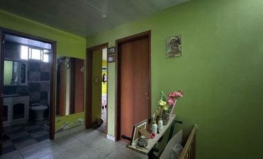 VENTA CASA 5 AMB  C/GARAJE  Y PARQUE