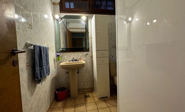 VENTA CASA 5 AMB  C/GARAJE  Y PARQUE
