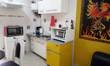 DEPARTAMENTO AMOBLADO con COCHERA 2 AUTOS
