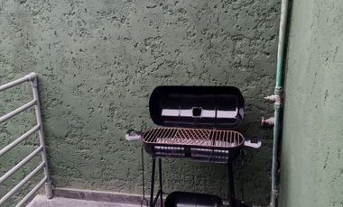 DEPARTAMENTO AMOBLADO con COCHERA 2 AUTOS