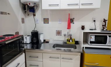 DEPARTAMENTO AMOBLADO con COCHERA 2 AUTOS