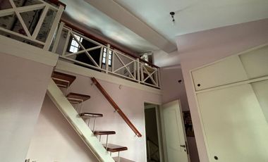VENTA LANUS CASA  5 AMB  CON COCHERA Y PATIO