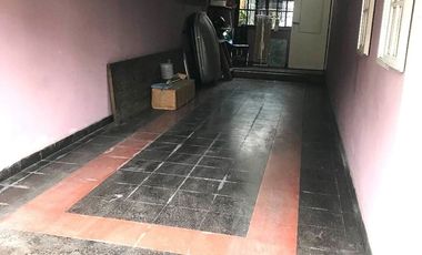 VENTA LANUS CASA  5 AMB  CON COCHERA Y PATIO